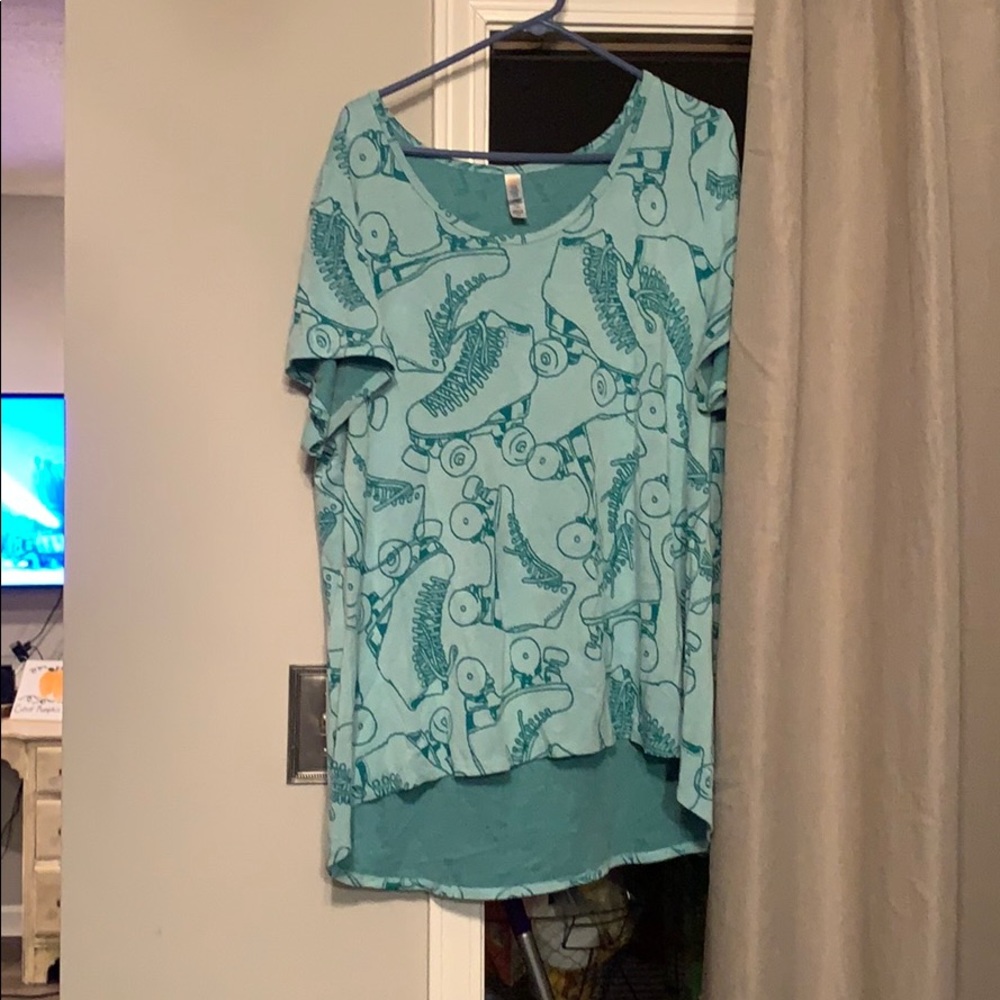 Lularoe classic tee